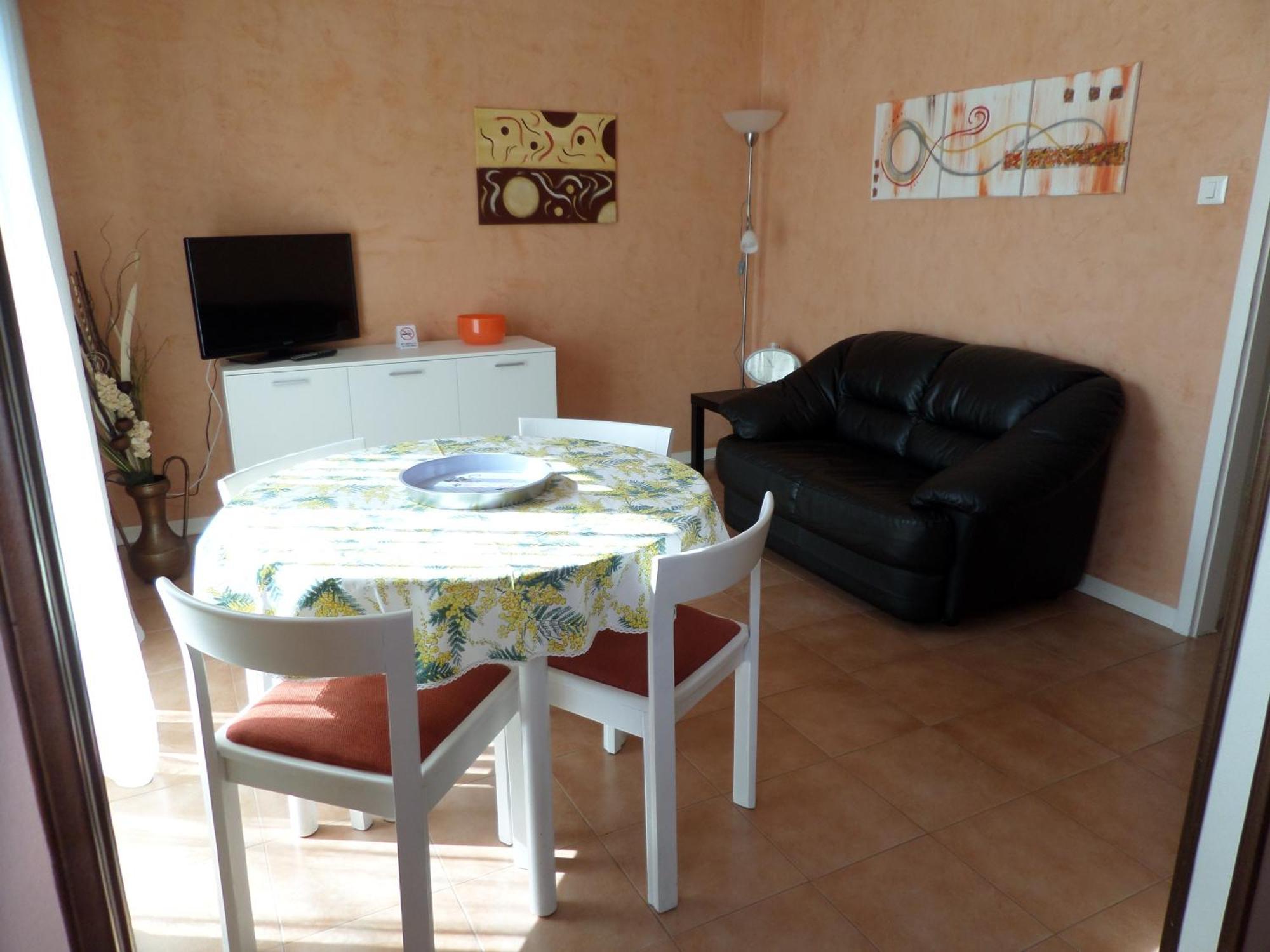 Le Rose Apartment ตรีเอสเต ภายนอก รูปภาพ