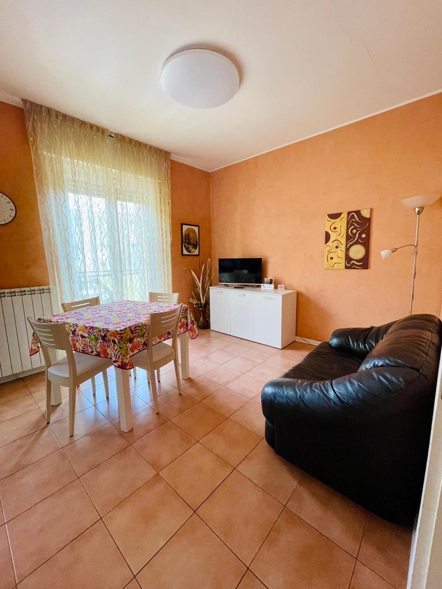 Le Rose Apartment ตรีเอสเต ภายนอก รูปภาพ