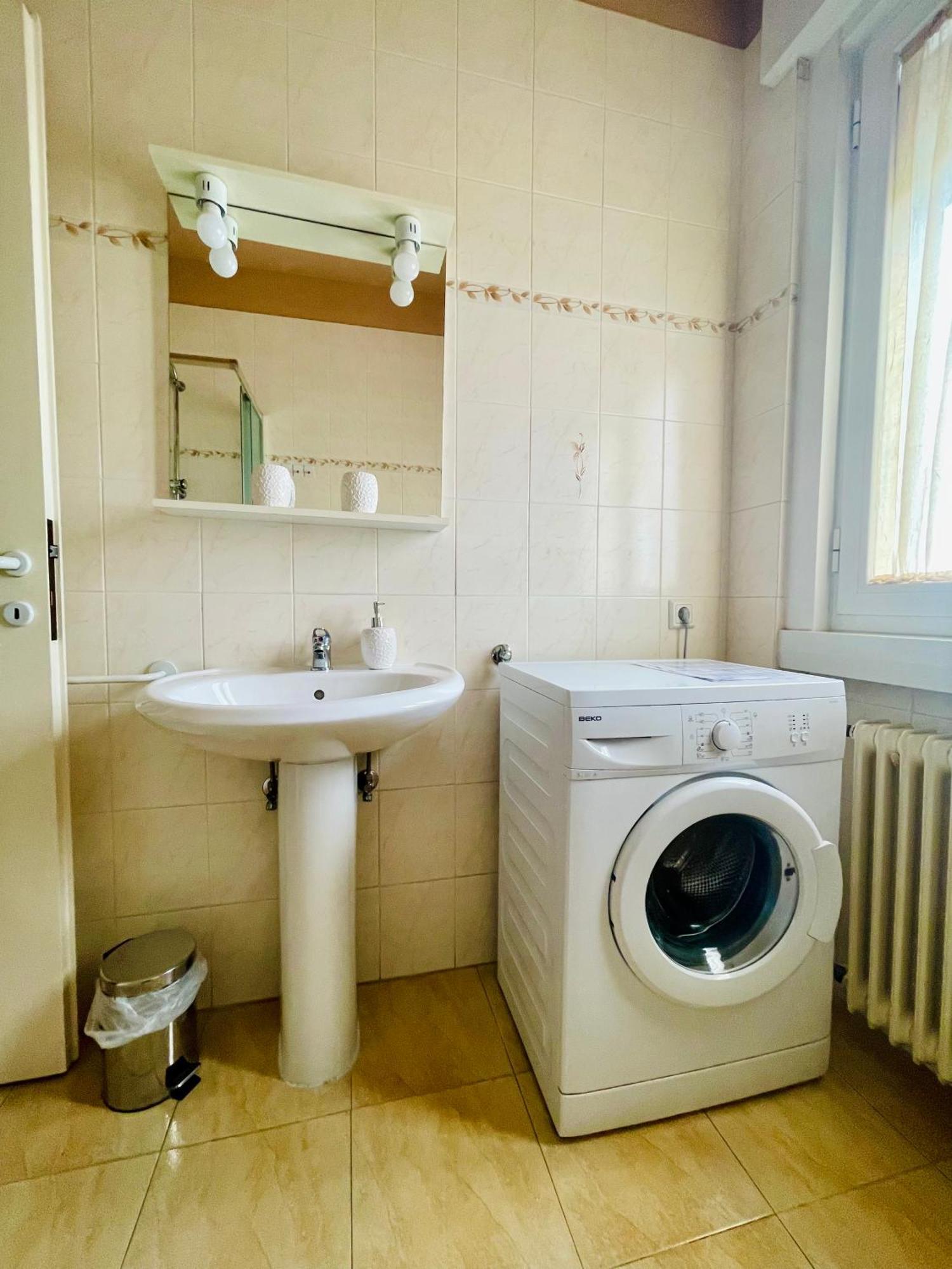 Le Rose Apartment ตรีเอสเต ภายนอก รูปภาพ